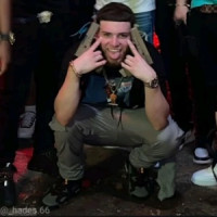 DOPEBOYY, Hades - Más Que Amigos